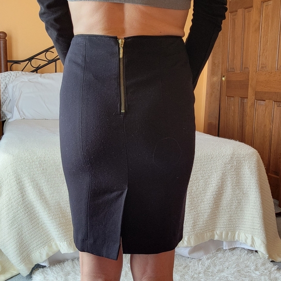 H&M Black Bodycon Stretch Pencil Mini Skirt, Size 4 - Picture 2 of 6